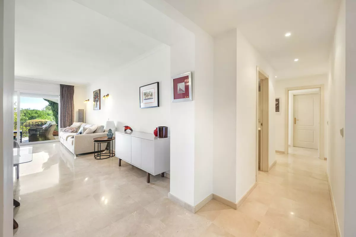 3-bedroom Apartment In Benahavis, Spain (152 M²)