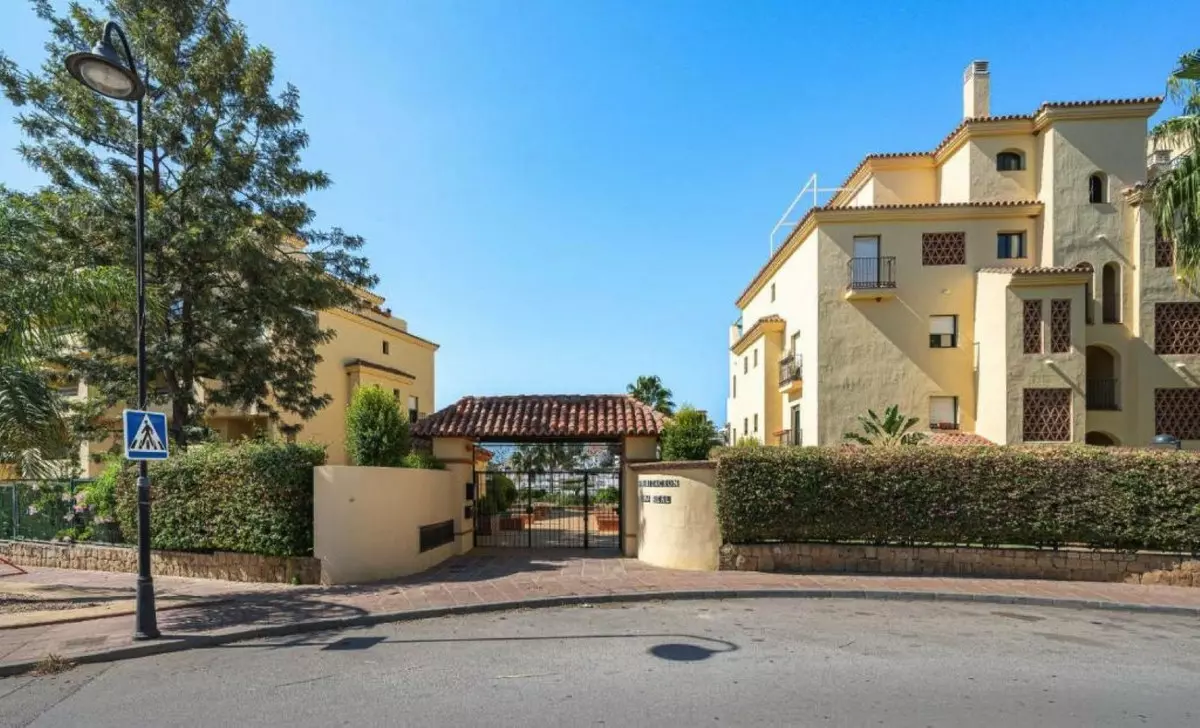 2-bedroom Apartment In Estepona, Spain (106 M²)