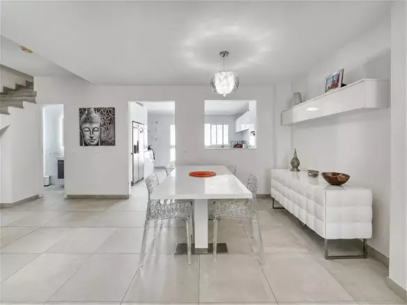 3-bedroom Town House In Casares, Spain (182 M²)