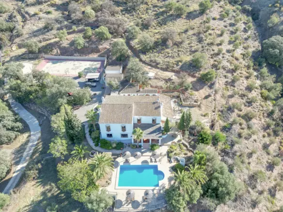 7-bedroom Country House In Álora, Spain (1.009 M²)