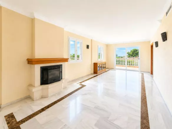 5-bedroom Country House In Estepona, Spain (300 M²)