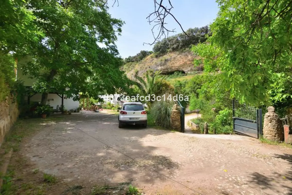 4-bedroom Country House In Arriate, Spain (987 M²)