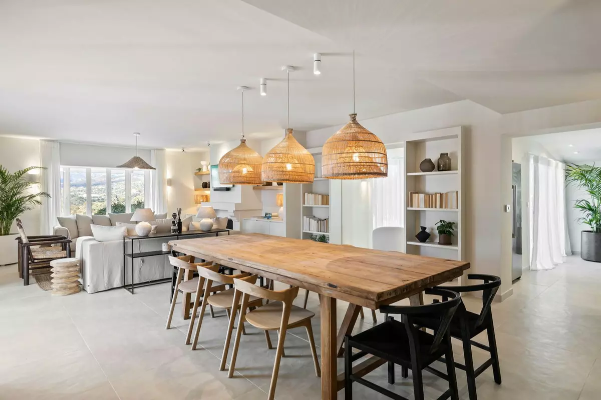3-bedroom Villa In Marbella, Spain (265 M²)
