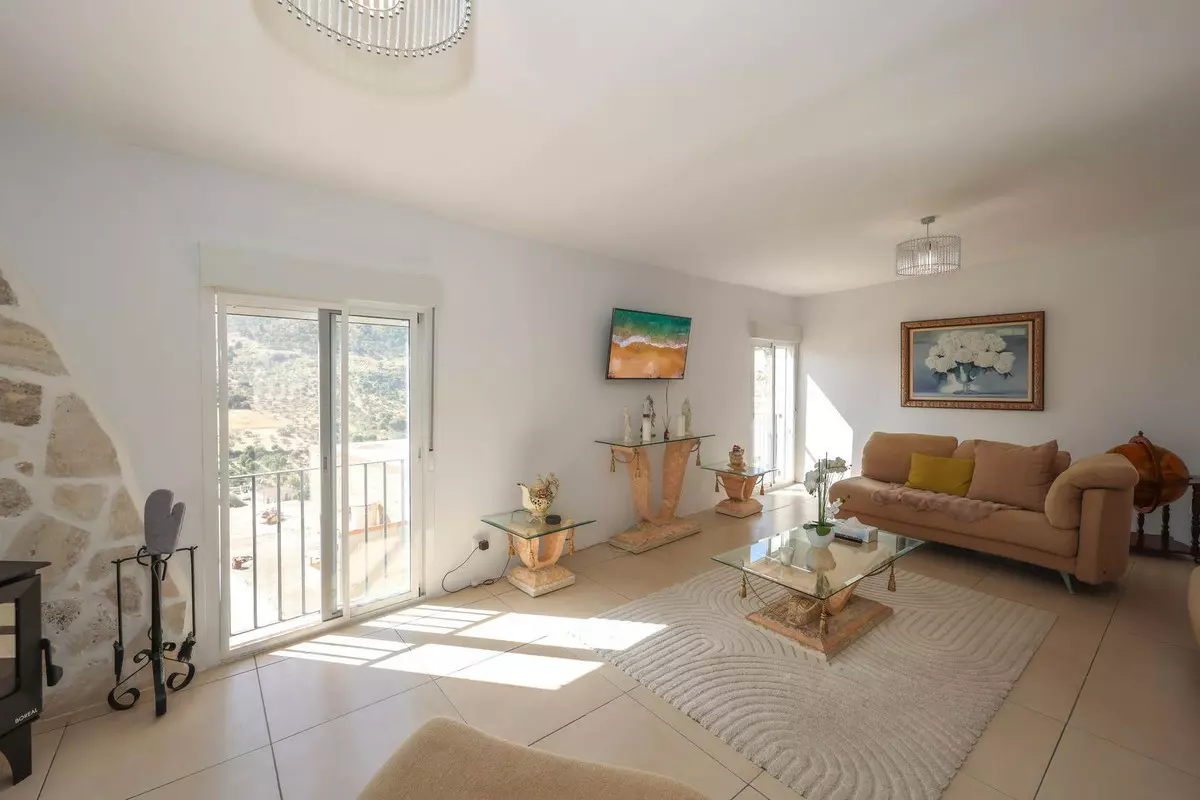 3-bedroom Town House In Tolox, Spain (125 M²)