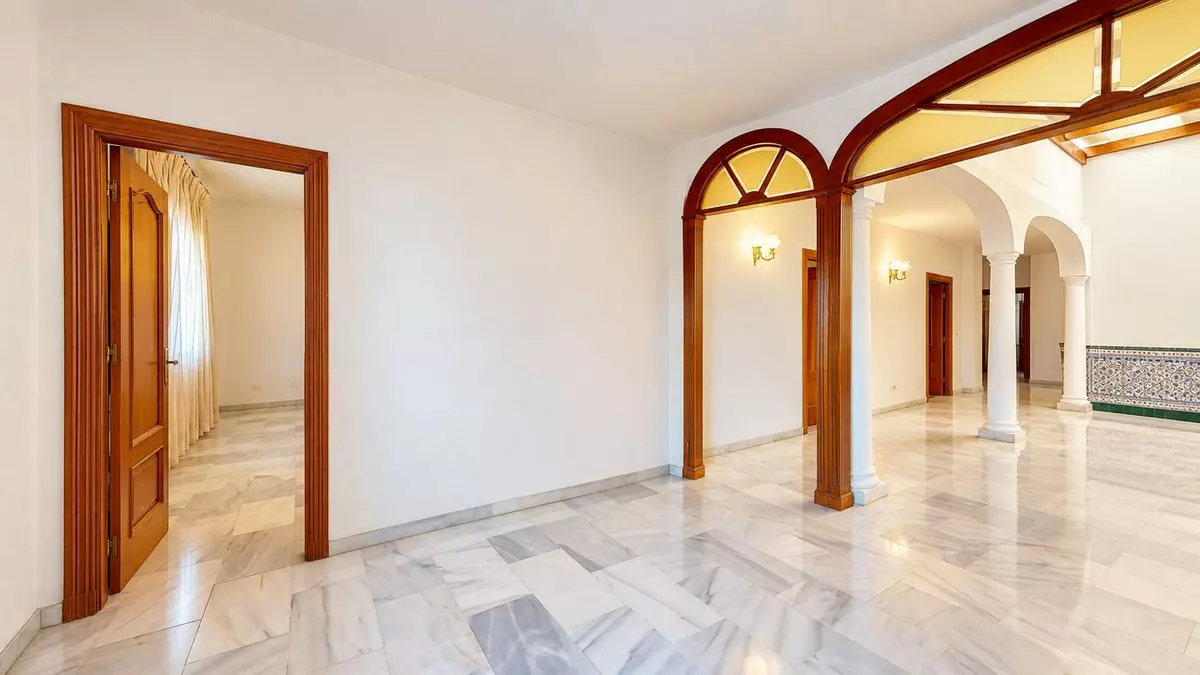 7-bedroom Villa In Benalmádena, Spain (300 M²)