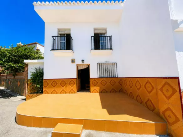 3-bedroom Villa In Cártama, Spain (221 M²)