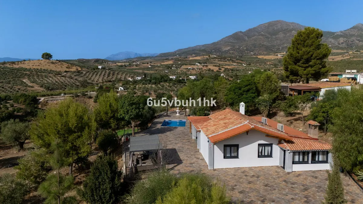3-bedroom Country House In Casarabonela, Spain (171 M²)