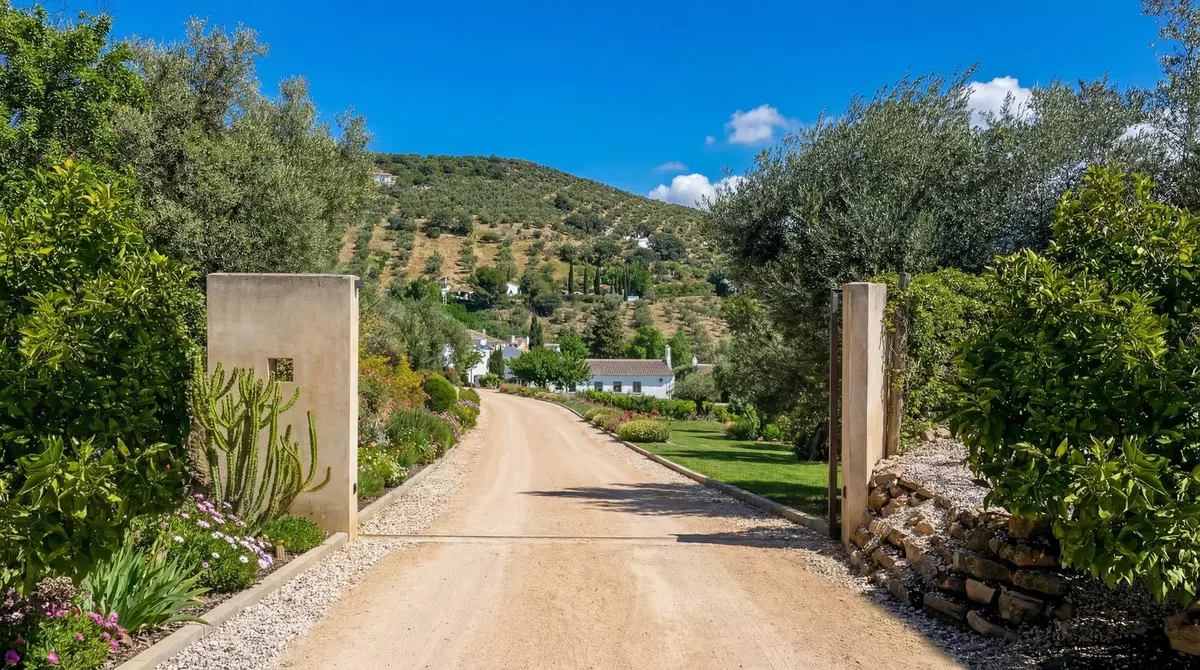 9-bedroom Country House In Villanueva Del Rosario, Spain (738 M²)