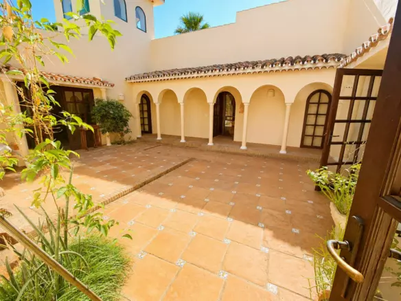 4-bedroom Country House In Estepona, Spain (160 M²)