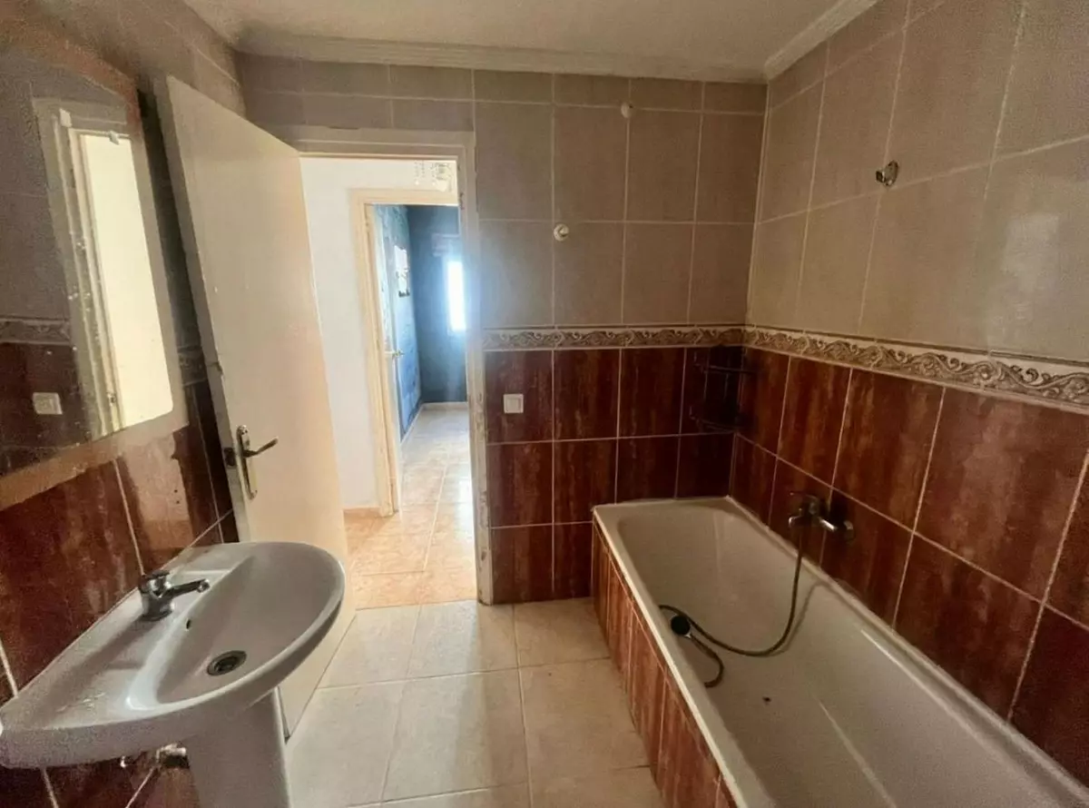 3-bedroom Apartment In Estepona, Spain (75 M²)