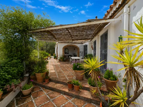 2-bedroom Country House In Gaucín, Spain (180 M²)