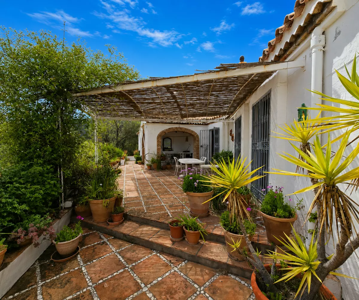 2-bedroom Country House In Gaucín, Spain (180 M²)
