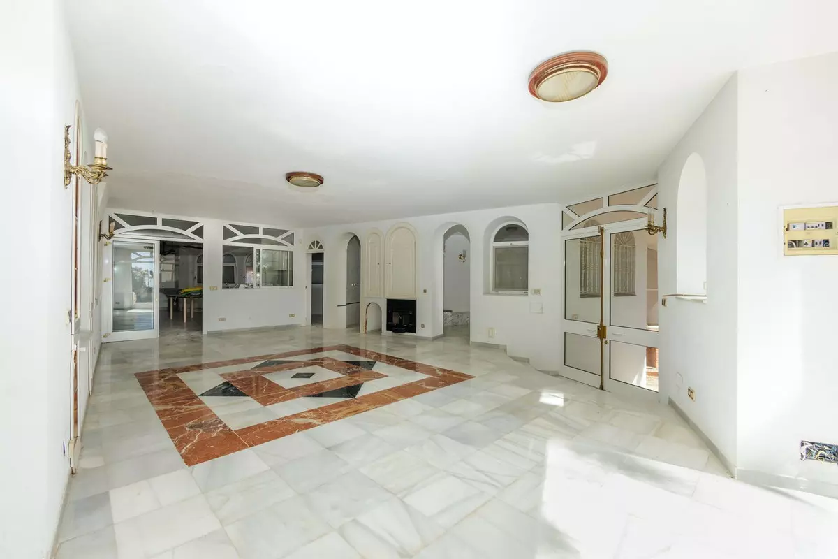9-bedroom Villa In Benalmádena, Spain (1.146 M²)