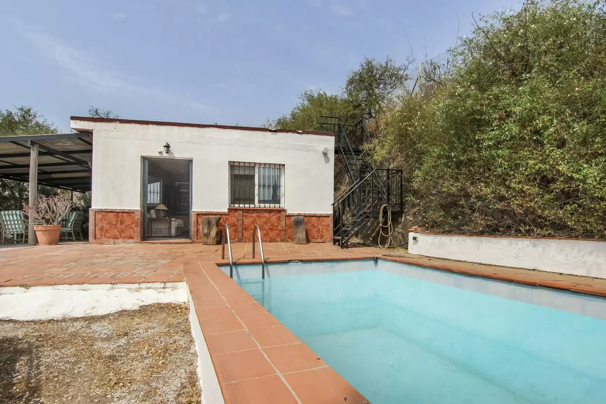 2-bedroom Country House In Iznate, Spain (64 M²)
