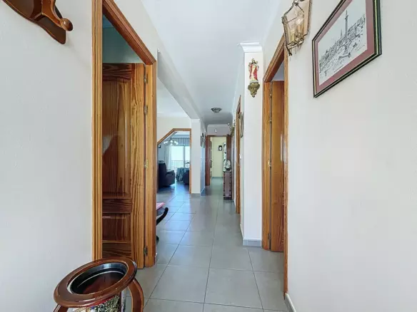 3-bedroom Villa In Cómpeta, Spain (256 M²)