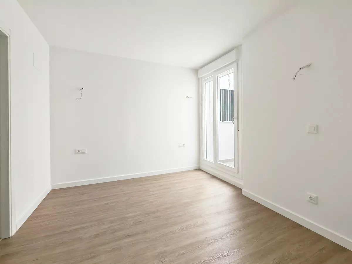 2-bedroom Apartment In Fuengirola, Spain (190 M²)