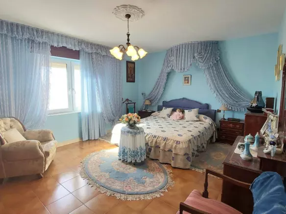 5-bedroom Villa In Málaga, Spain (193 M²)