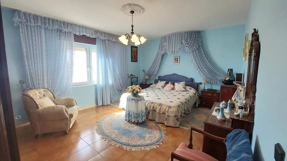 5-bedroom Villa In Málaga, Spain (193 M²)