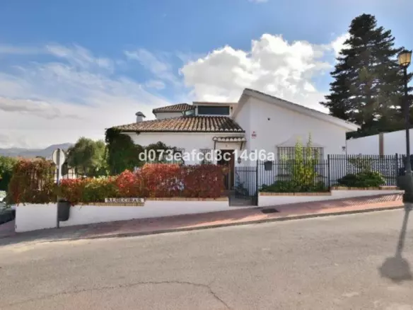 4-bedroom Villa In Ronda, Spain (220 M²)