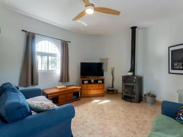3-bedroom Country House In Casarabonela, Spain (142 M²)