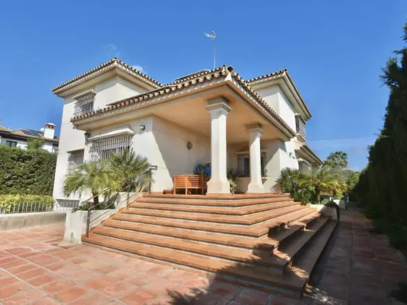 6-bedroom Villa In Cártama, Spain (590 M²)