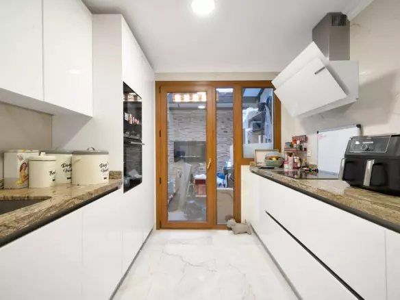 3-bedroom Town House In Estepona, Spain (165 M²)