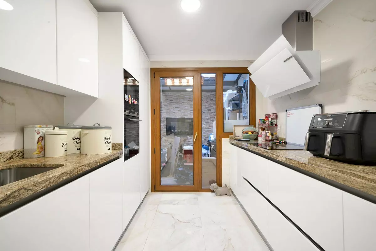 3-bedroom Town House In Estepona, Spain (165 M²)