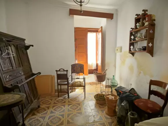 4-bedroom Town House In Alameda, Spain (675 M²)