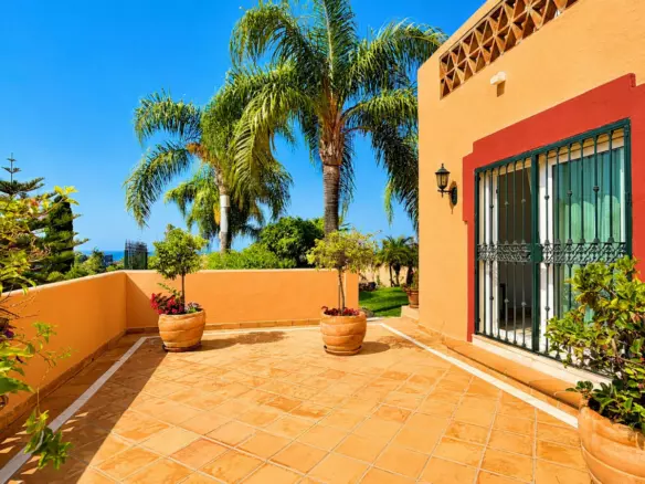 7-bedroom Villa In Marbella, Spain (276 M²)