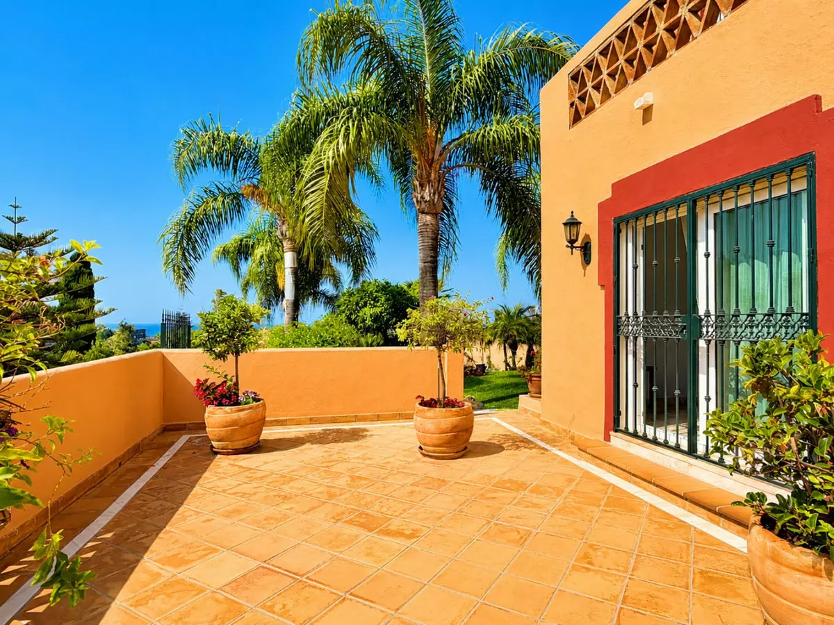 7-bedroom Villa In Marbella, Spain (276 M²)