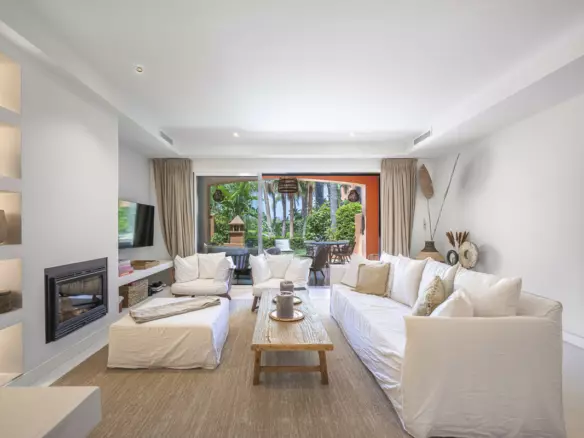 3-bedroom Town House In Marbella, Spain (285 M²)