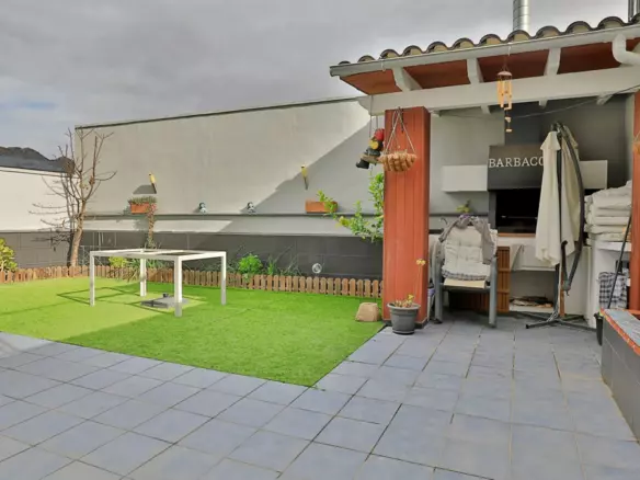 4-bedroom Villa In Alfarnate, Spain (220 M²)