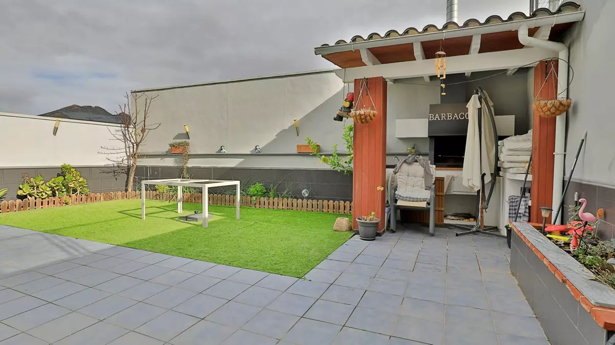 4-bedroom Villa In Alfarnate, Spain (220 M²)
