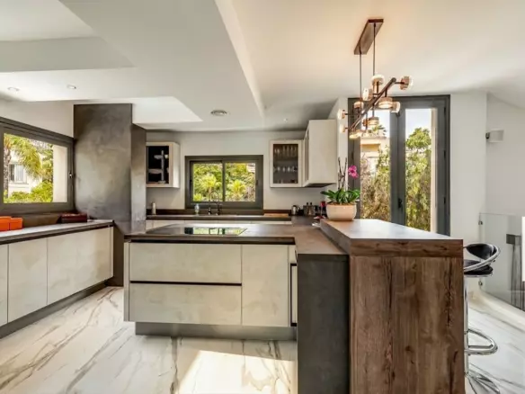 4-bedroom Villa In Marbella, Spain (253 M²)