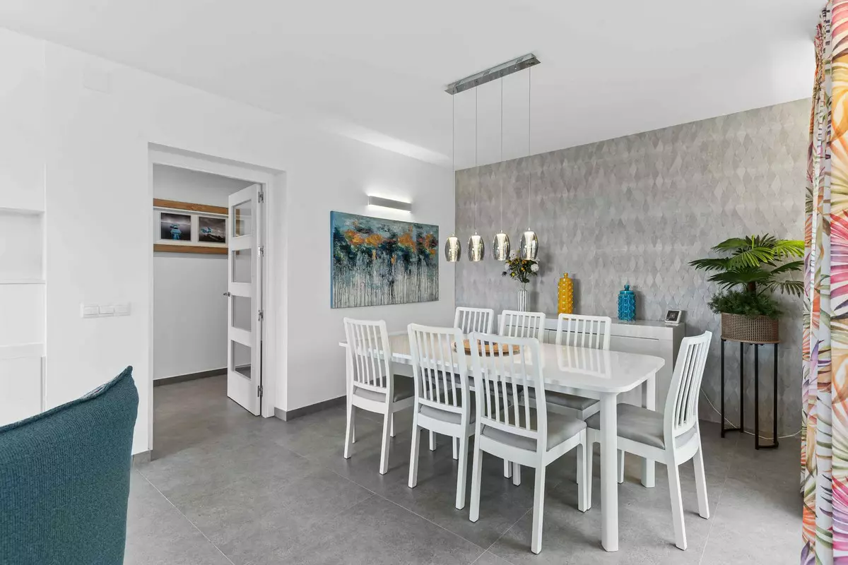 5-bedroom Villa In Estepona, Spain (270 M²)