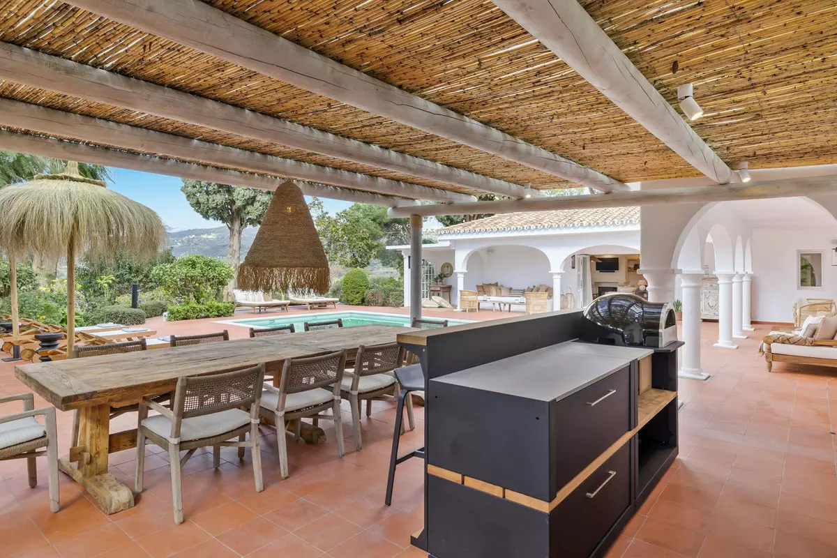 3-bedroom Villa In Marbella, Spain (265 M²)