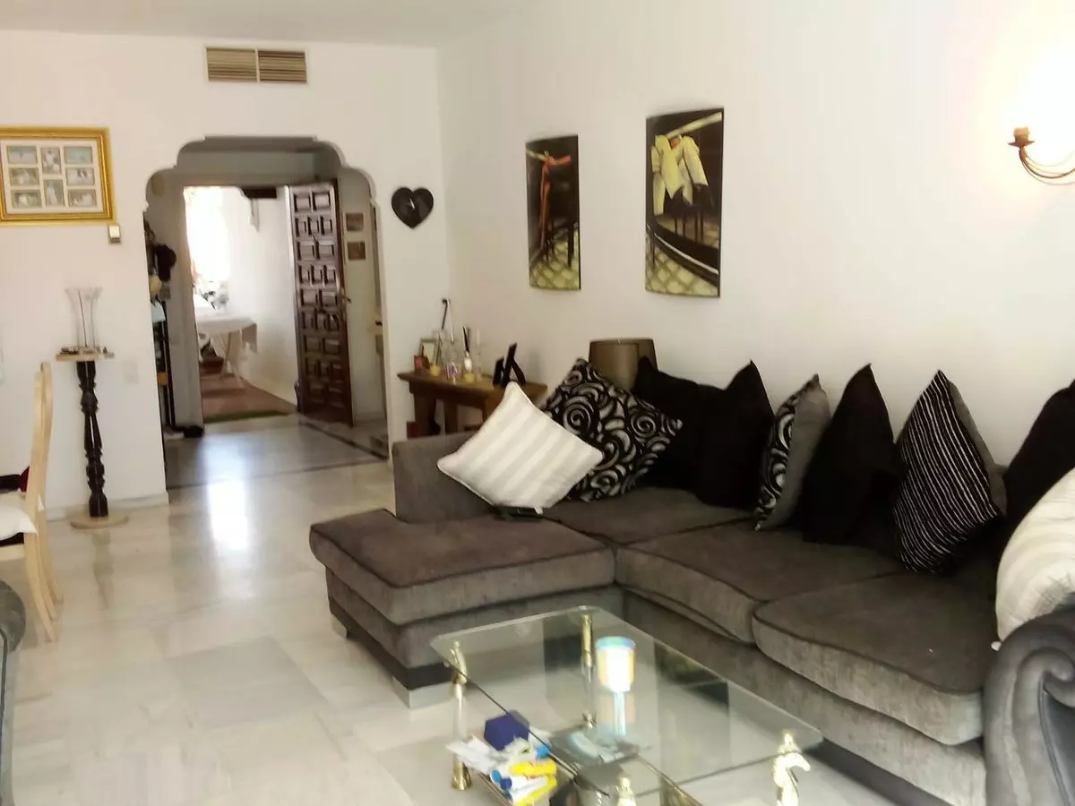 3-bedroom Apartment In Estepona, Spain (90 M²)