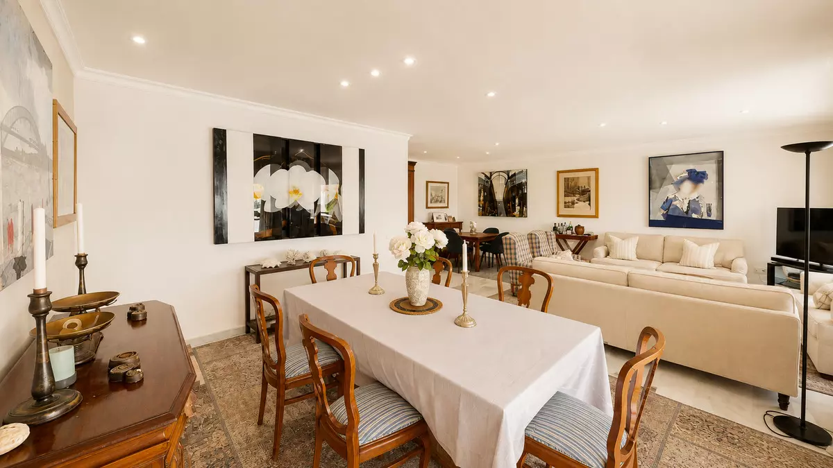 4-bedroom Apartment In Marbella, Spain (217 M²)