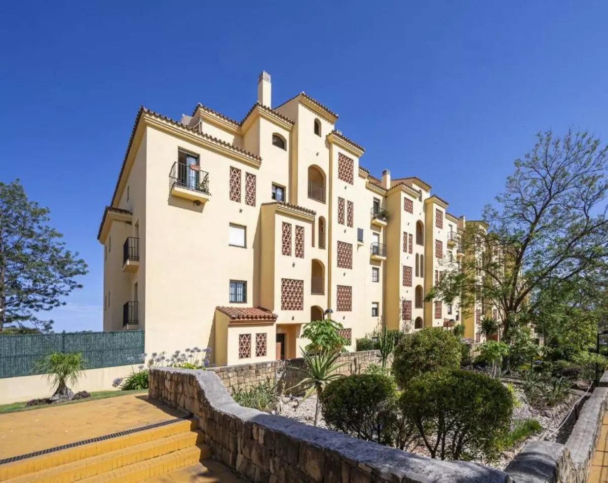 2-bedroom Apartment In Estepona, Spain (106 M²)