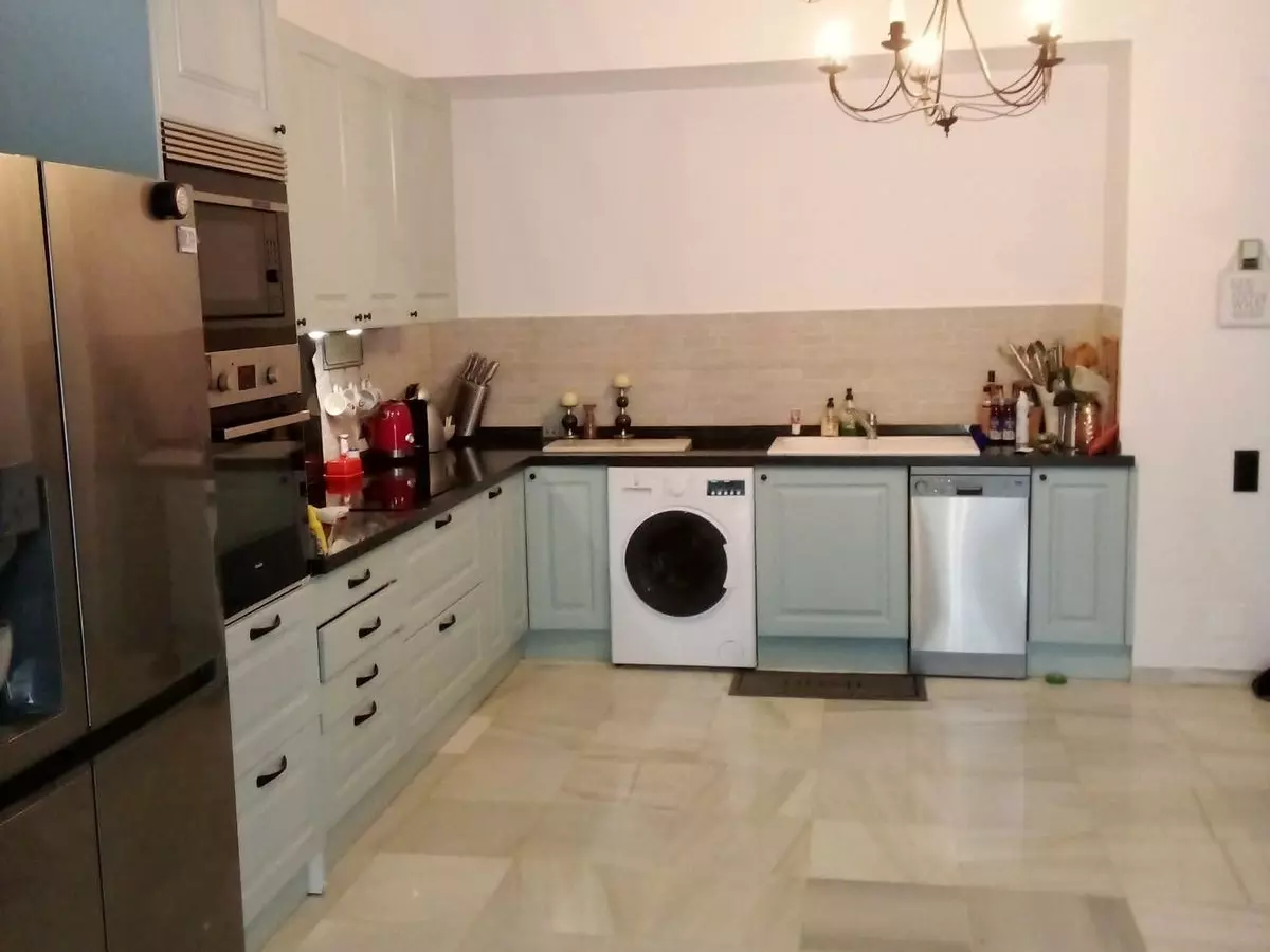 3-bedroom Apartment In Estepona, Spain (90 M²)