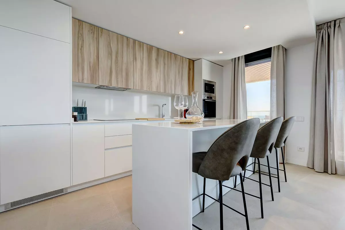 3-bedroom Apartment In Estepona, Spain (187 M²)