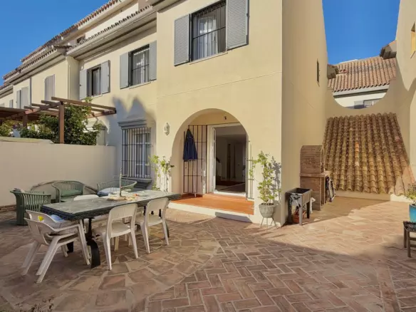 4-bedroom Town House In Marbella, Spain (232 M²)