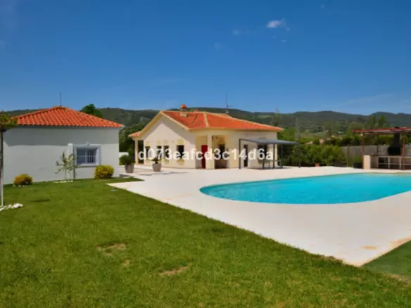 6-bedroom Villa In Ronda, Spain (225 M²)