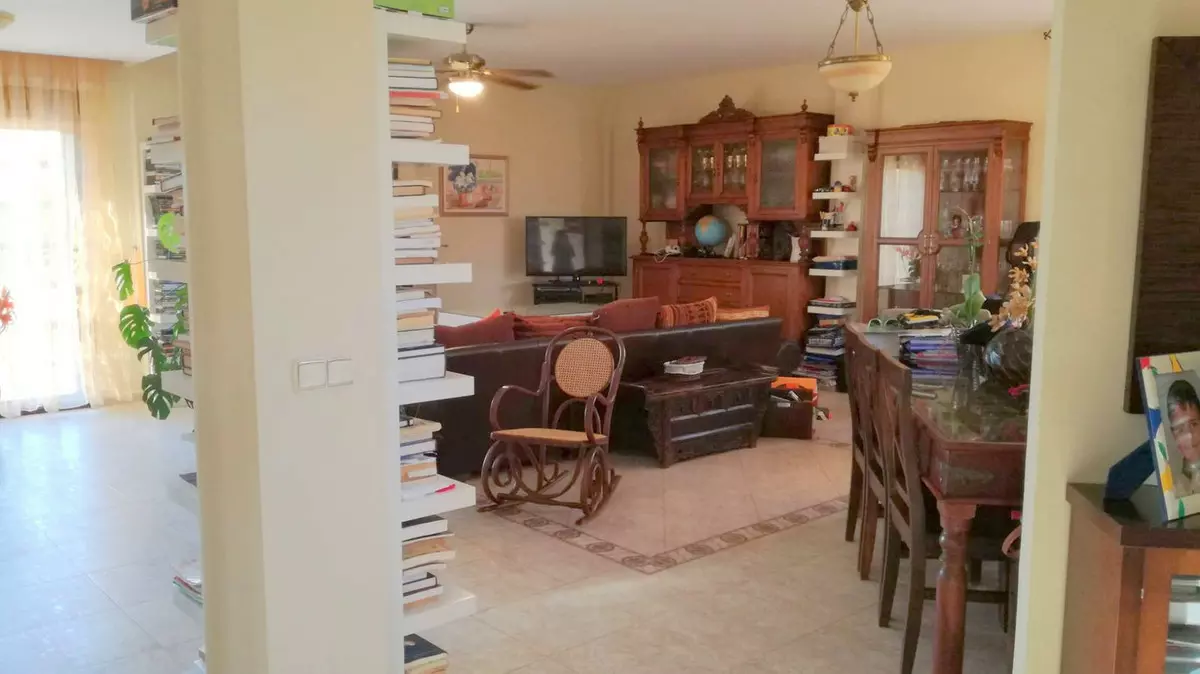 6-bedroom Villa In Cártama, Spain (400 M²)