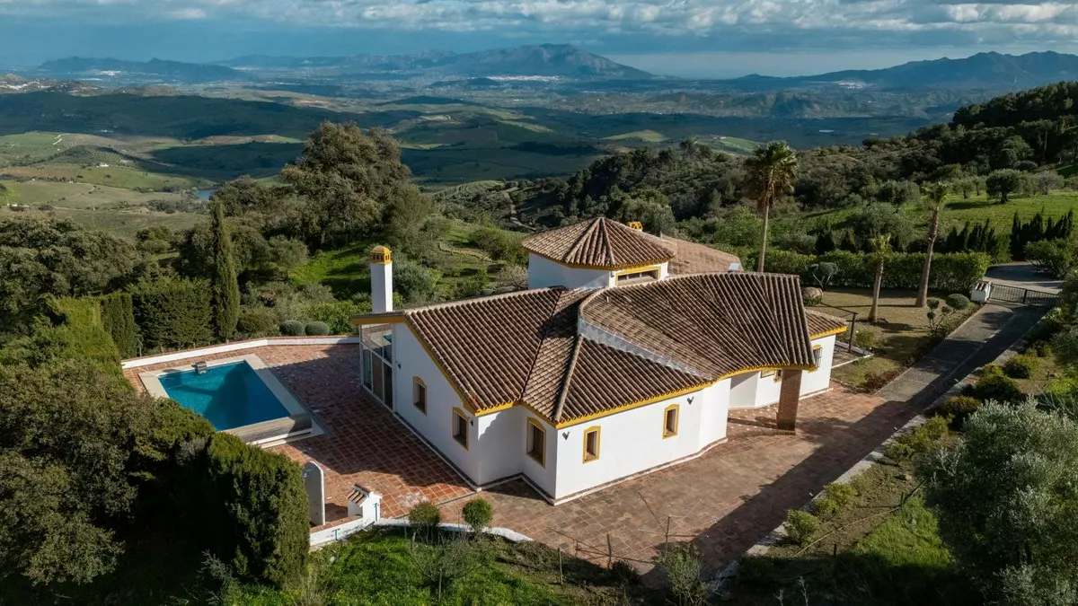 4-bedroom Country House In Casarabonela, Spain (331 M²)