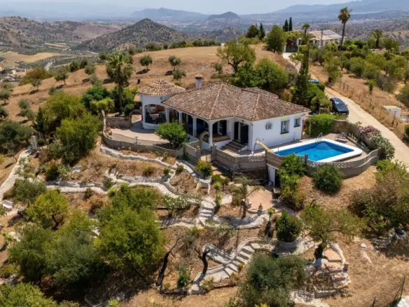 3-bedroom Country House In Guaro, Spain (216 M²)