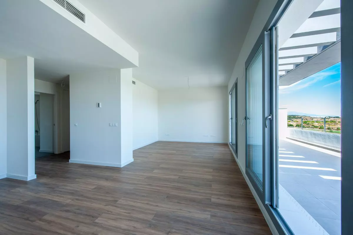 2-bedroom Apartment In Estepona, Spain (81 M²)