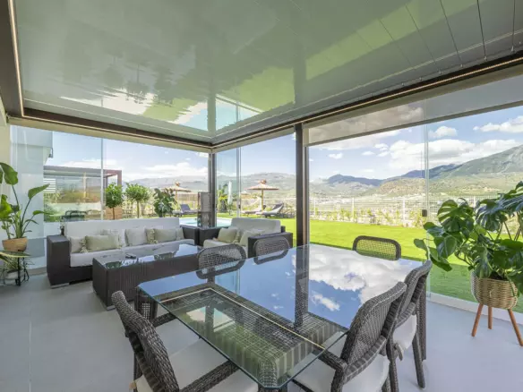 3-bedroom Villa In La Viñuela, Spain (203 M²)
