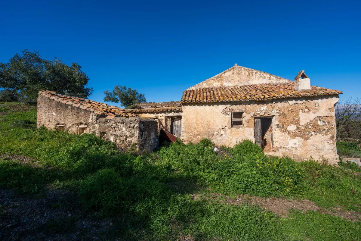 3-bedroom Villa In Colmenar, Spain (238 M²)