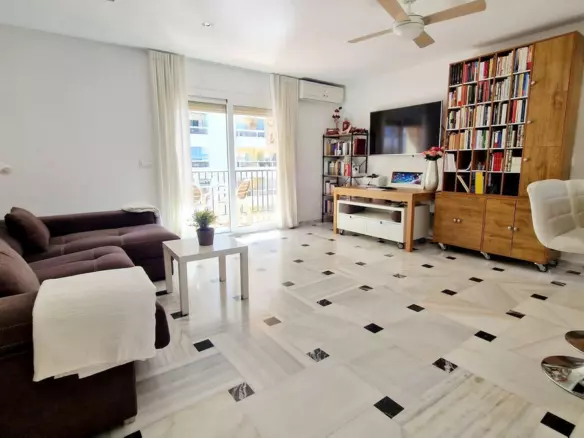 3-bedroom Apartment In Fuengirola, Spain (100 M²)